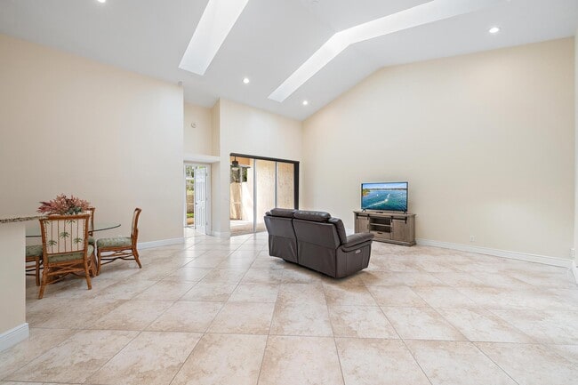 Photo - 1802 Rosewood Way