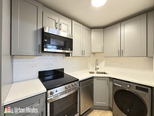 Photo - 1212 N La Salle Dr