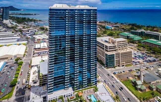 Building Photo - 2 BED 2 BATH CORNER UNIT AT THE COLLECTION... Rental