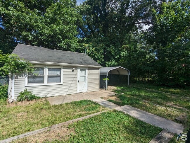 Building Photo - Newly Updated & Available NOW!! 2 Bedroom... Rental