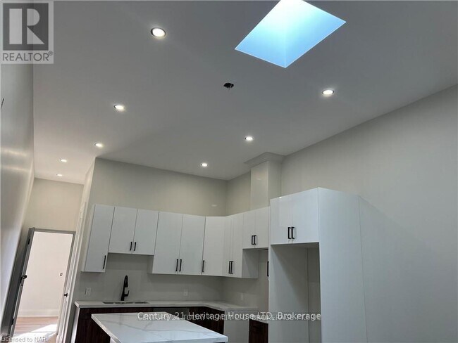 Photo - 43 Jarvis St