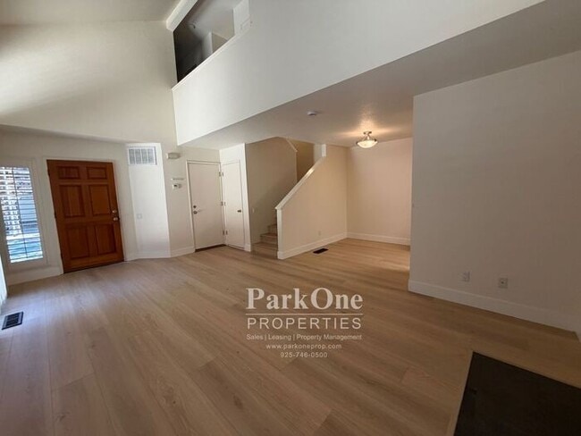Photo - Two Bedroom Town House Walking Distance to Downtown Lafayette