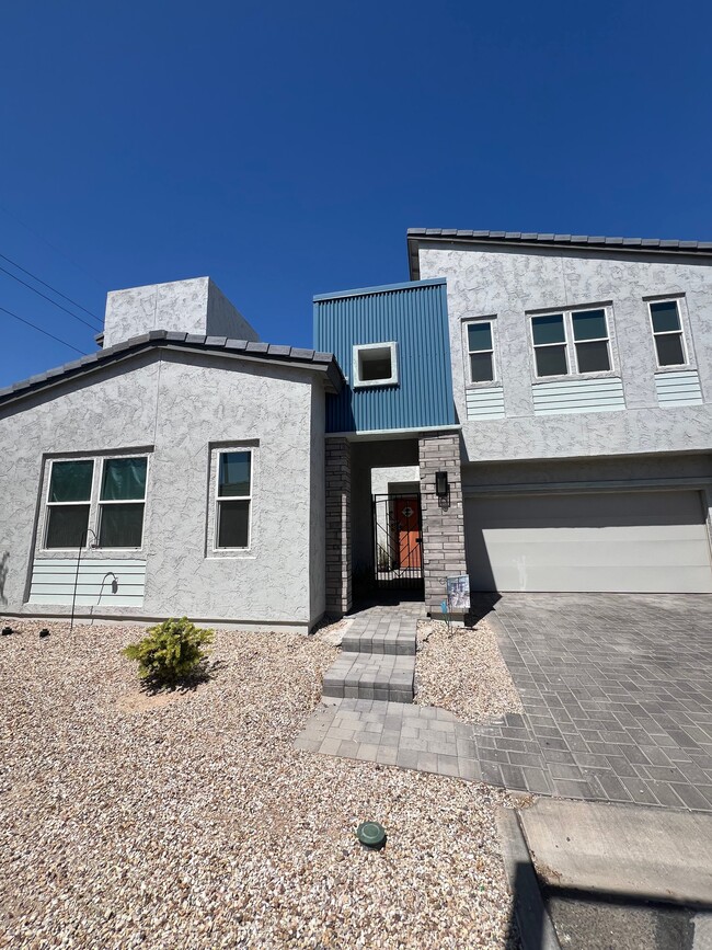 Building Photo - 15753 W Melvin St