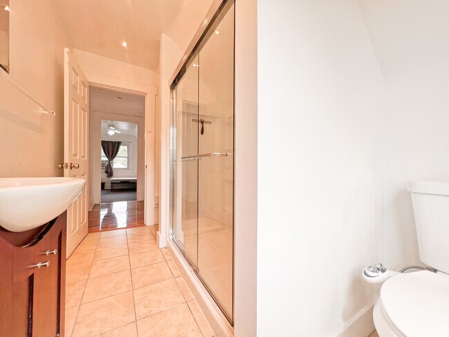 Photo - 5818 Hobart St Unit APT3