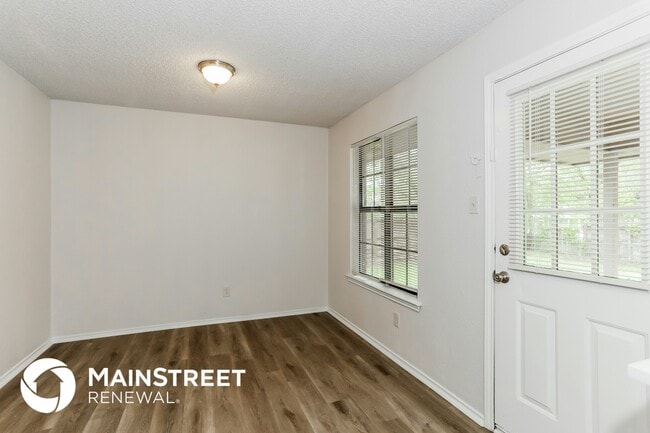 Photo - 212 Arnold St