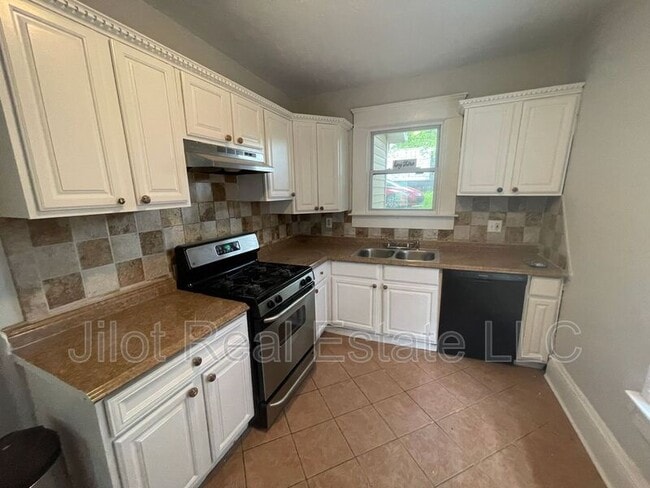 Photo - 1082 Center St NW Unit A