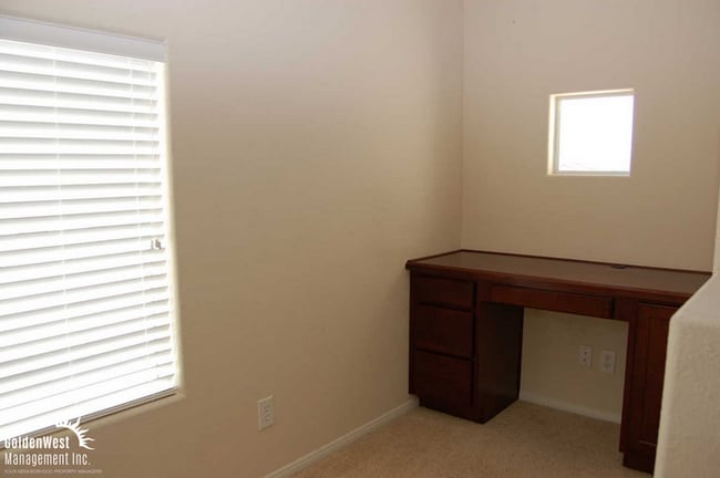 Photo - Gorgeous 2Bdm 2.5Ba Townhome with a Loft in Gated Community