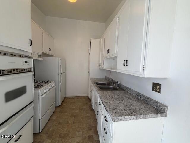 Photo - 728 Sidonia Ave