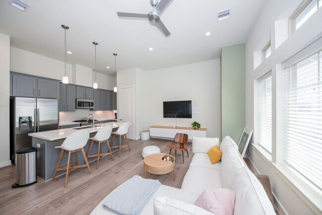 Photo - 5209 Allen St