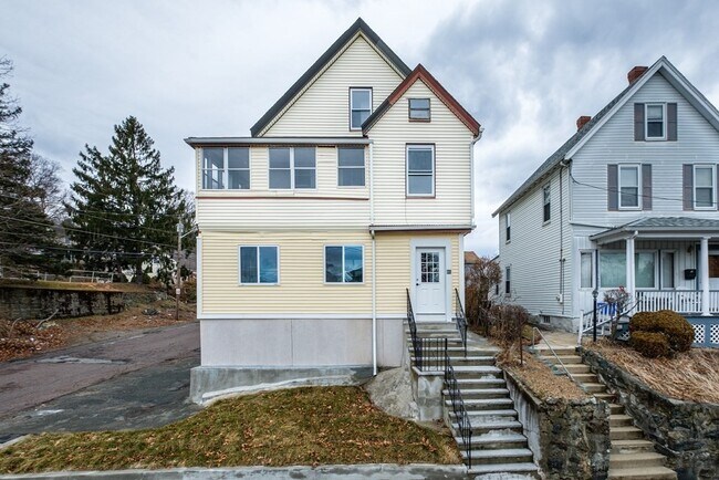 92 Pine St Unit 2