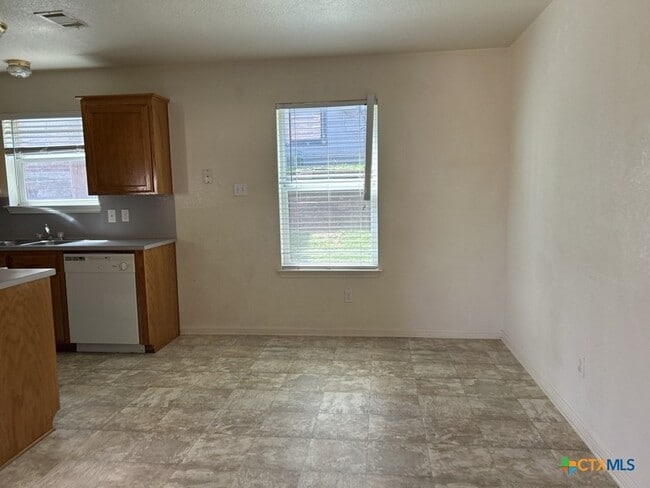 Photo - 105 W Truman Ave