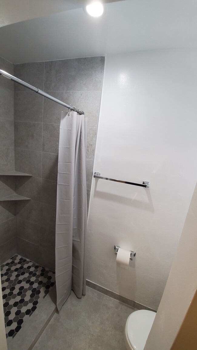 Photo - 3180 SW 6th St