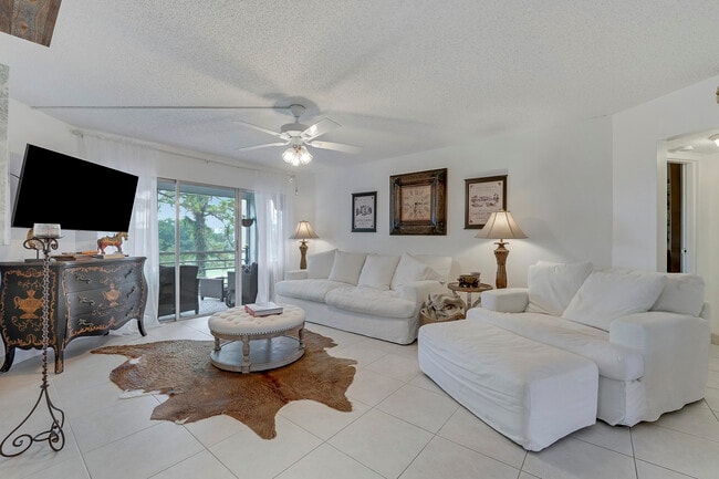 Building Photo - 3755 Via Poinciana Rental