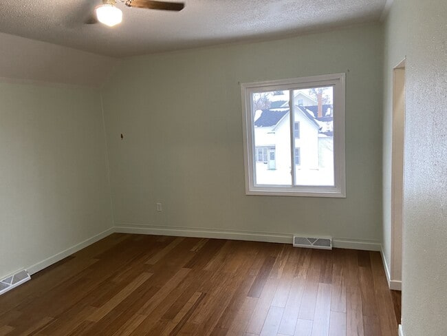 Photo - 105 1st Ave SW