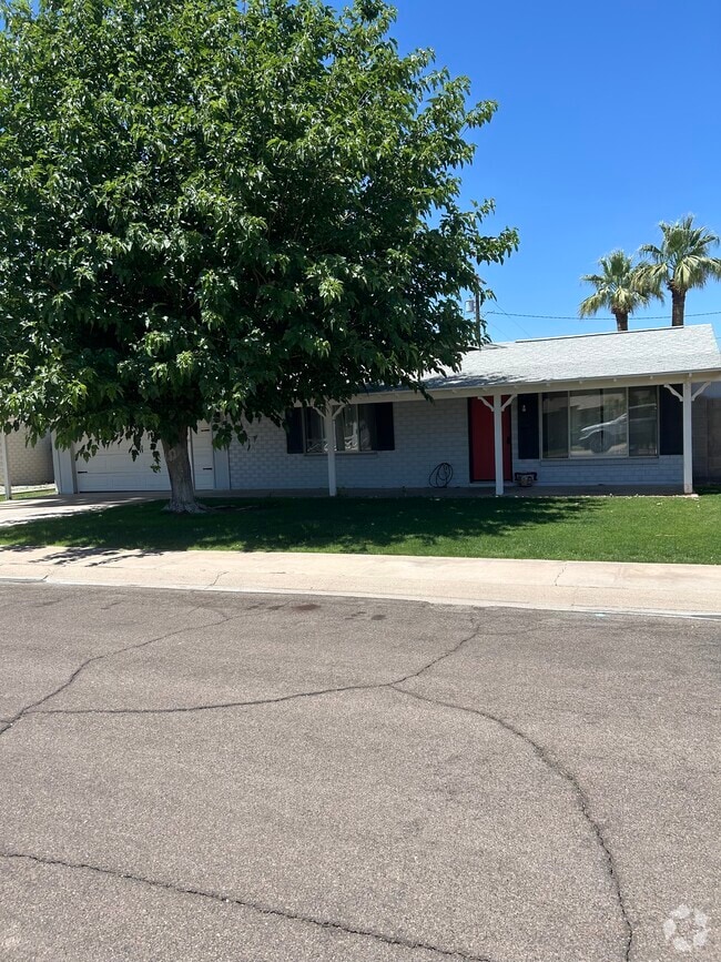 Building Photo - 8226 E Mitchell Dr Rental