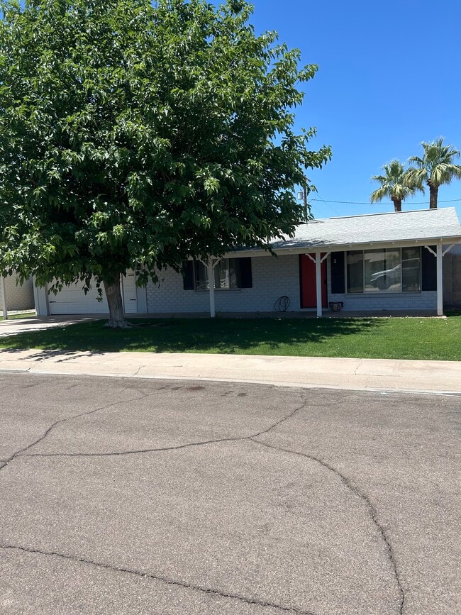 Photo - 8226 E Mitchell Dr House