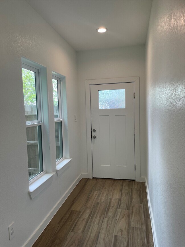 Photo - 5314 Longmeadow St