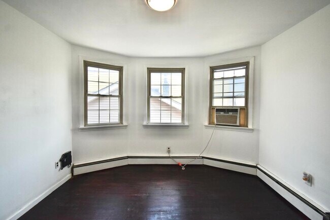 Photo - 196 W 52nd St Unit 2