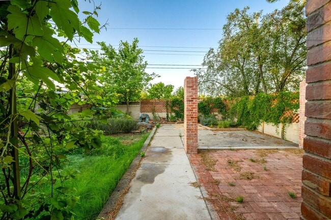 Photo - Classic Stamm Home in Casa Alegre