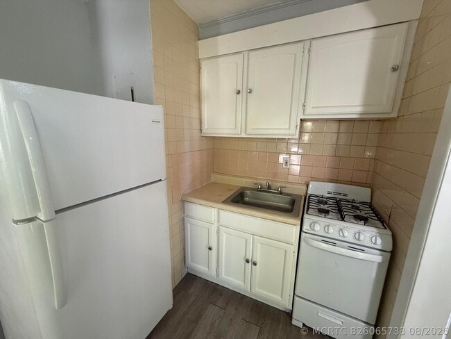 Photo - 643 NE 17th Terrace Unit 4