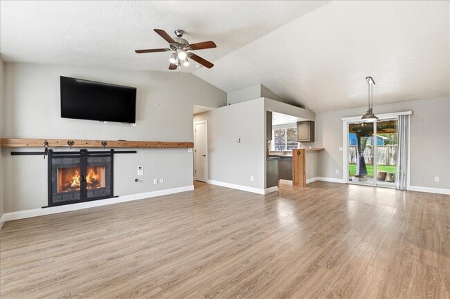 Photo - 961 W Newport St