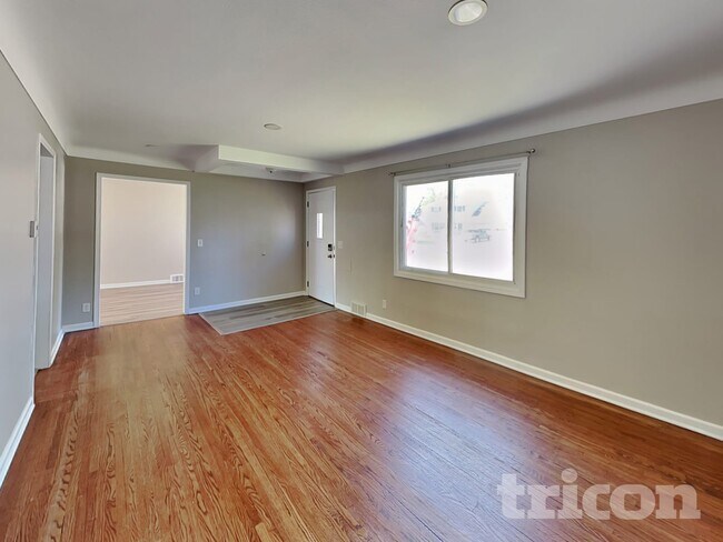 Photo - 7333 Harriet Ave