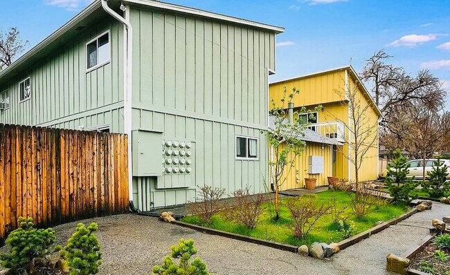 Photo - 1615 Cottonwood Dr