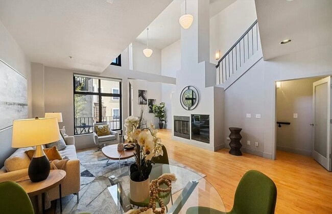 Photo - 725 Tehama St Unit 4