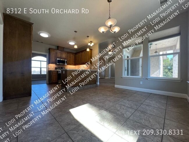 Photo - 8312 E Orchard Rd
