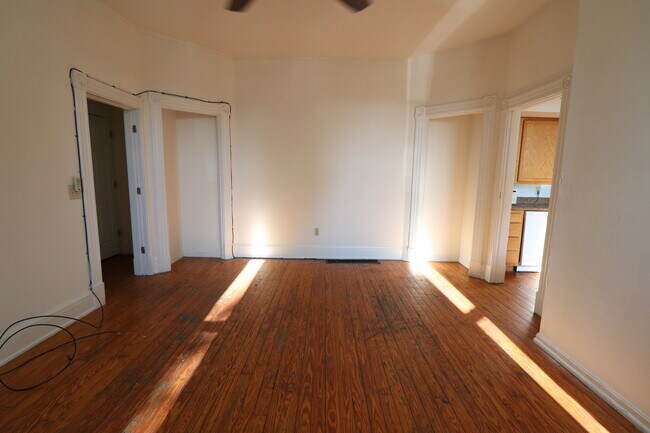 Photo - 52 W McMillan St