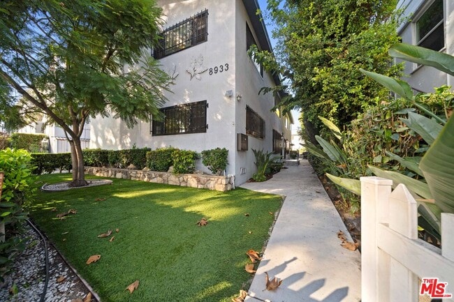 Photo - 8933 Cadillac Ave Unit 4