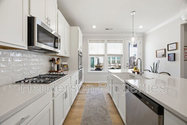 Photo - 3008 Oak Landing Dr