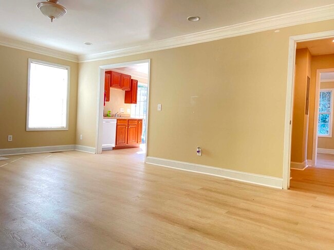 Building Photo - 1456 Kennesaw Dr NW