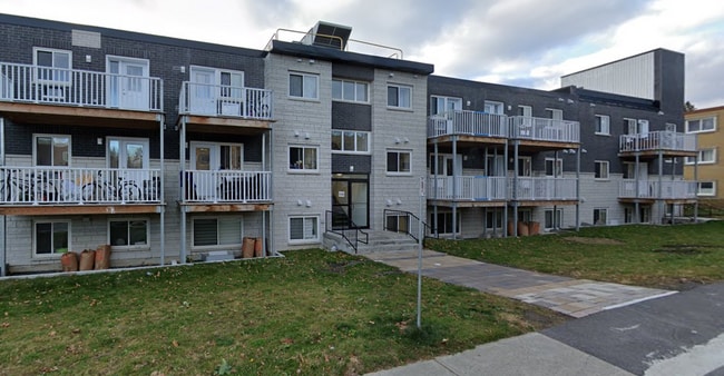 Building Photo - 630 Cummings Ave Unit 100