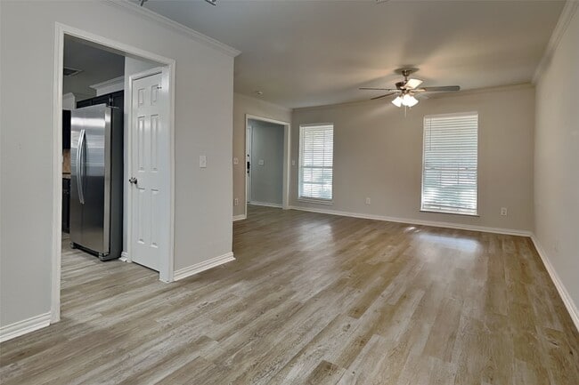 Photo - 4012 Cedarwood Dr