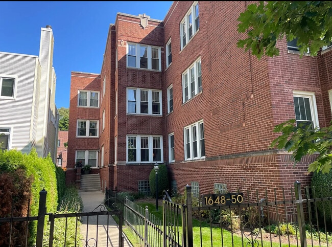 Building Photo - 1648 W Edgewater Ave Unit 3 Rental