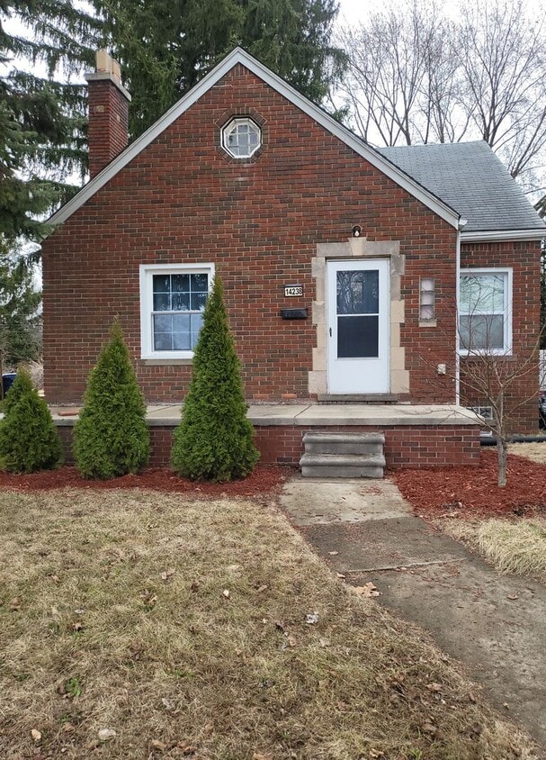 Beautiful 3 Bedroom bungalow in very desir... - Beautiful 3 Bedroom bungalow in very desir...