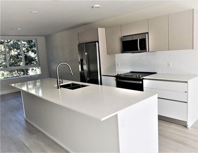 Building Photo - 2555 NE 193rd St Unit 2204