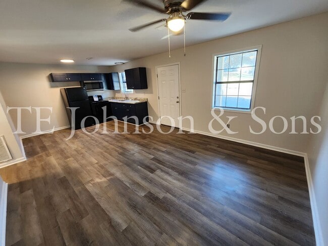 Photo - Newly Renovated Apartments in Green Oaks- Water Included! Unidad 2571 Green Oaks B