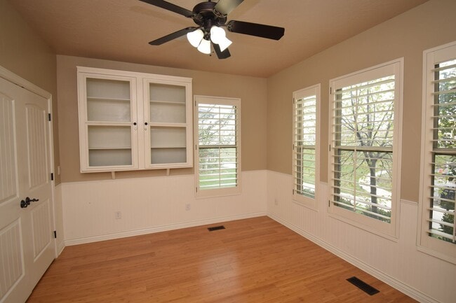 Photo - Stunning 6 bedroom 3 bathroom home in Daybreak South Jordan!!!