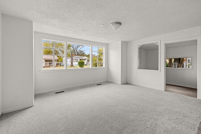 Photo - 1893 Princeton Ct SW