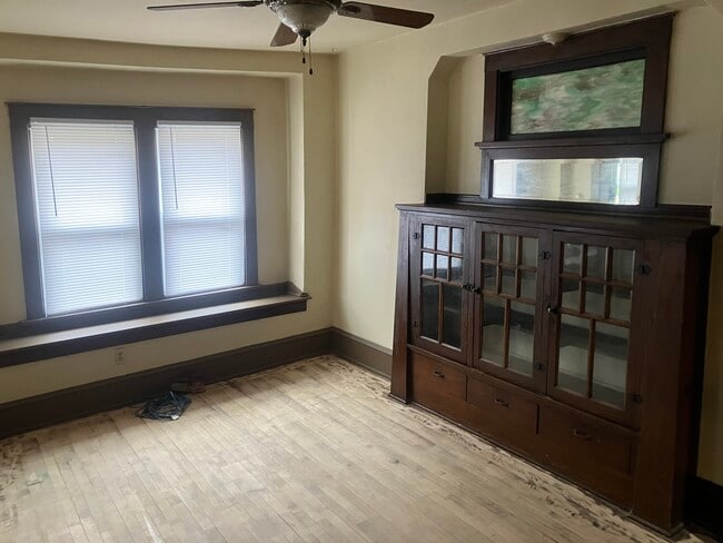 Photo - 1303 N Hawley Rd