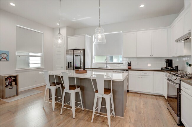 Photo - 2781 Clinton Dr