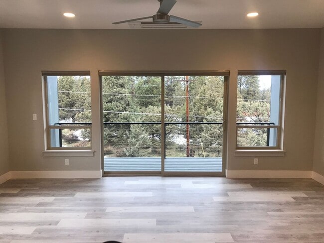 Photo - Pet Friendly Three Bedroom in Central Loca...