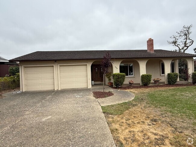 Building Photo - Coming availble soon!!! Tranquil Oak Hills... Rental
