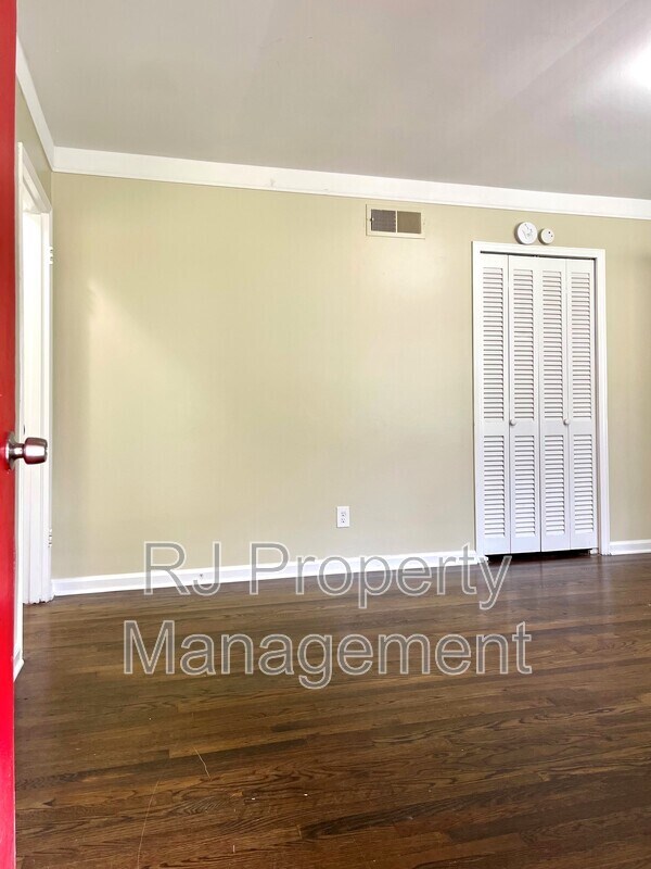 Photo - 3284 Parham St