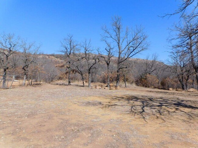 Photo - 812 E Lake Dr