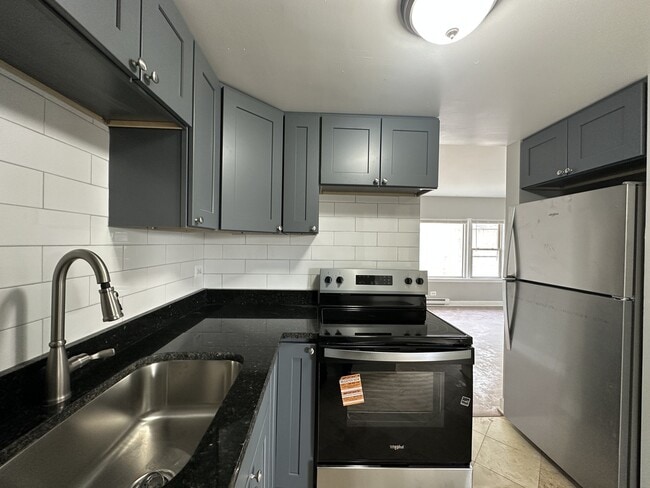 Photo - 7632 N Milwaukee Ave Unidad A4