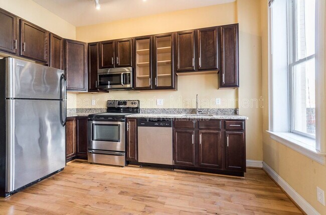 Photo - 215 E Grace St Unit Apartment 301