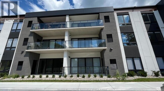 Photo - 140 Main St E Unit 305